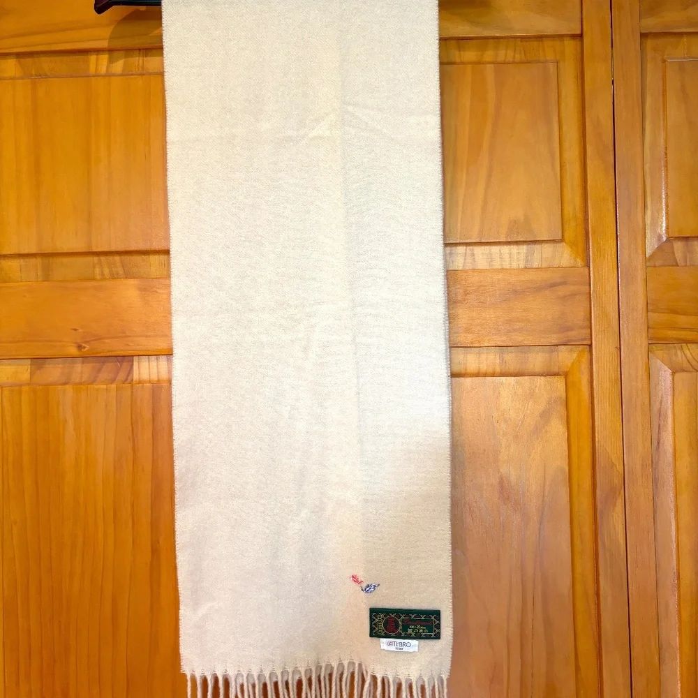 1995 Disney Pocahontas Italian Lambswool Cream Tan Scarf Vintage Embroidered